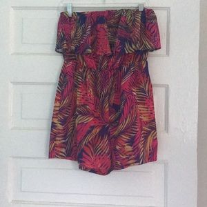 Strapless tropical print romper